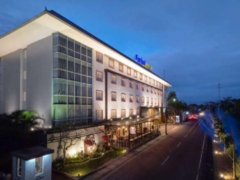 Kyriad Royal Seminyak Extérieur photo