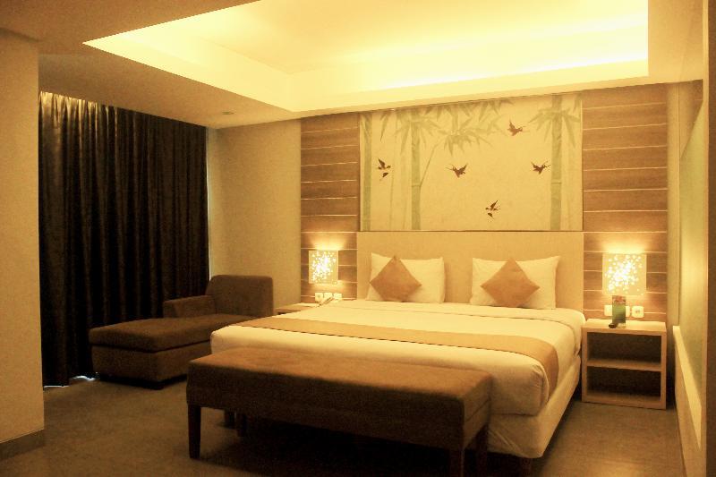 Kyriad Royal Seminyak Extérieur photo