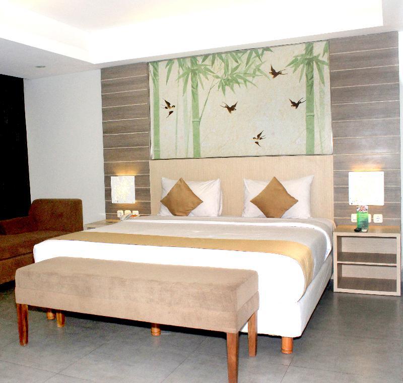 Kyriad Royal Seminyak Extérieur photo