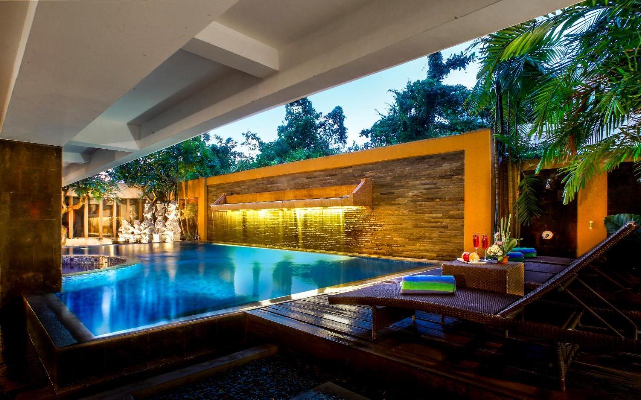Kyriad Royal Seminyak Extérieur photo