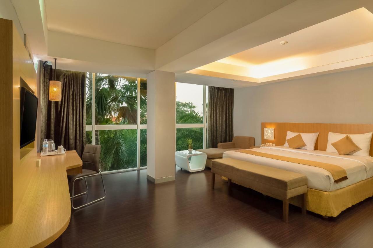 Kyriad Royal Seminyak Extérieur photo