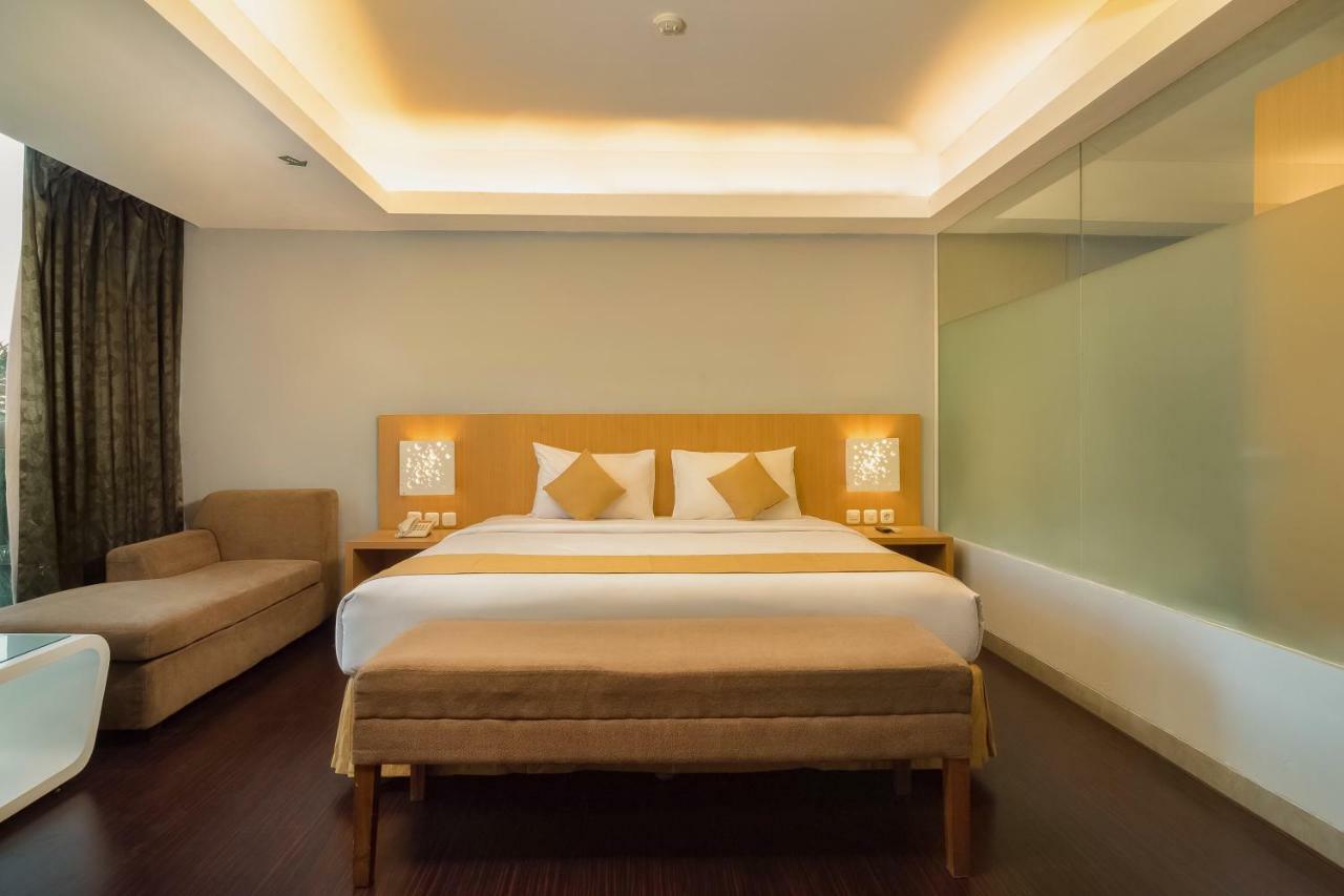 Kyriad Royal Seminyak Extérieur photo