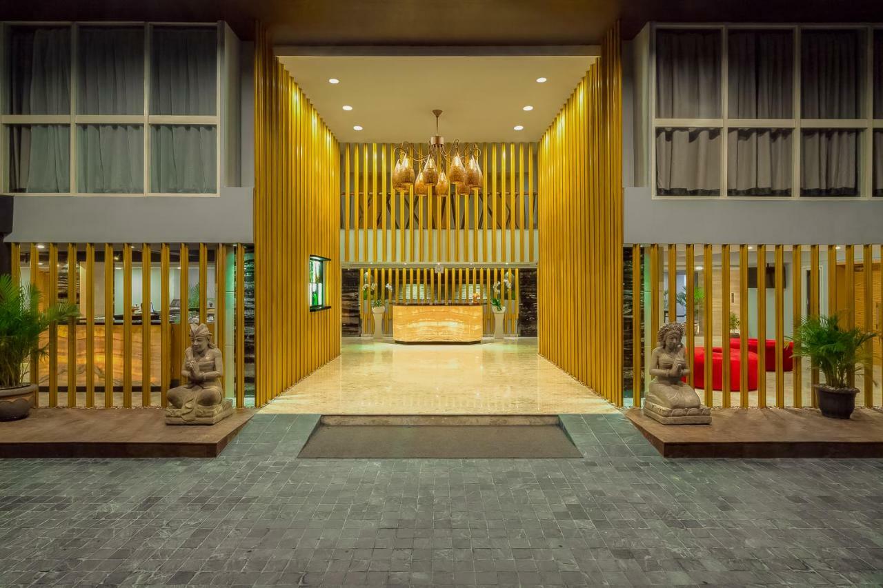 Kyriad Royal Seminyak Extérieur photo