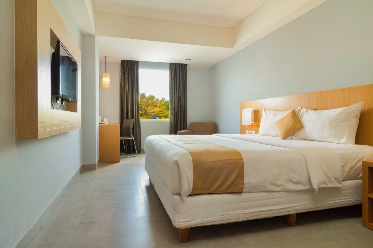 Kyriad Royal Seminyak Extérieur photo