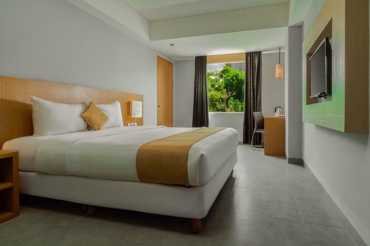 Kyriad Royal Seminyak Extérieur photo