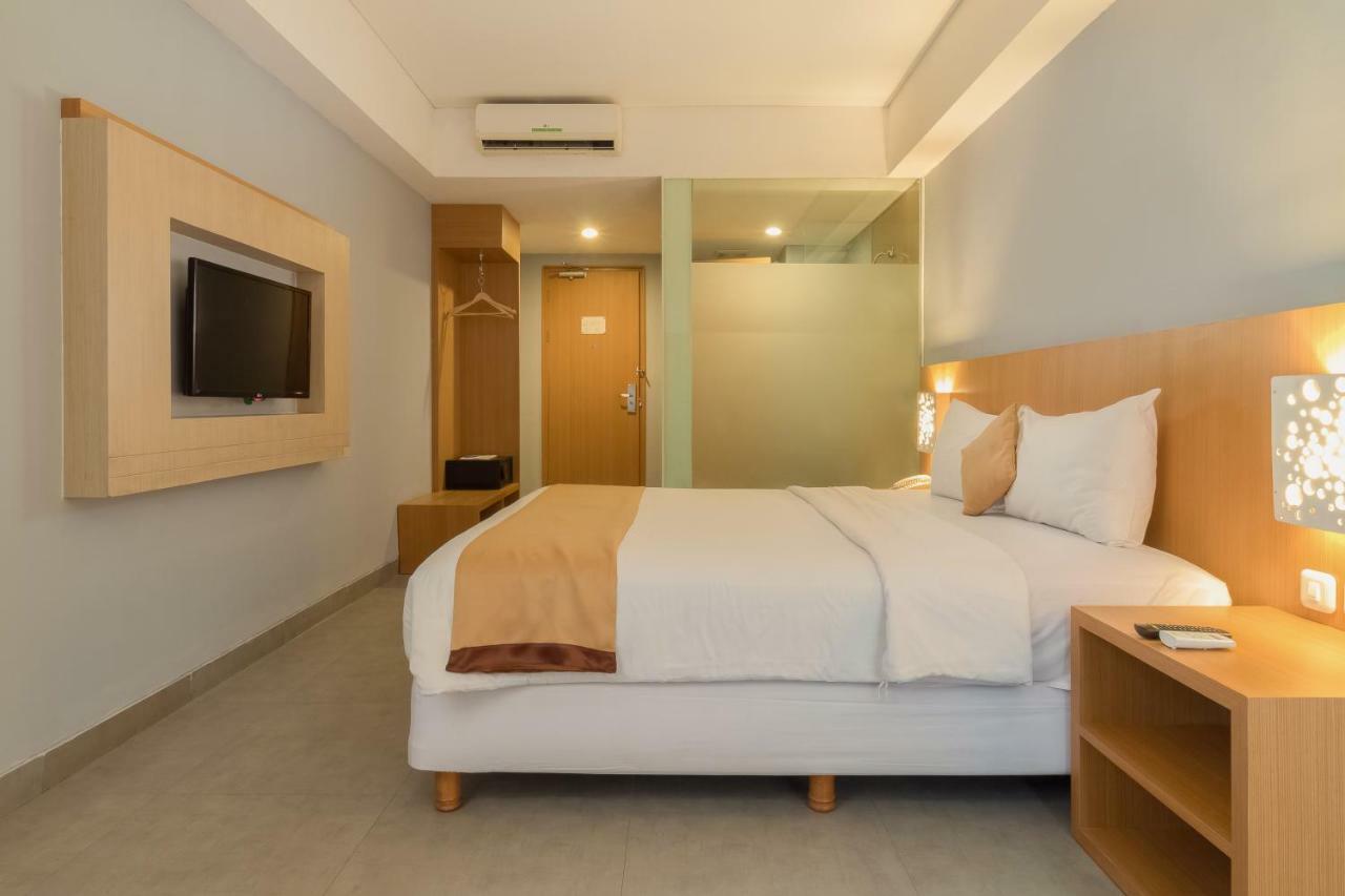 Kyriad Royal Seminyak Extérieur photo